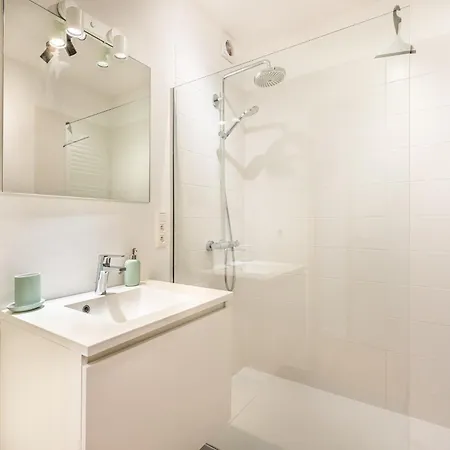 In Near The Beach, Cleaning Included Apartment *