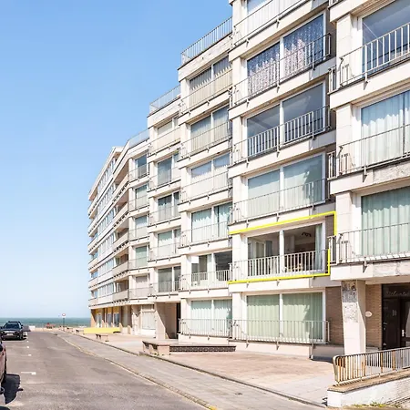 In Near The Beach, Cleaning Included Apartment Koksijde